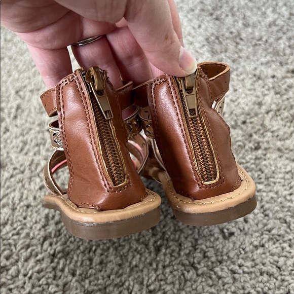Laura Ashely Toddler Caged Pink and Brown Glitter Sandals - Picture 3 of 5